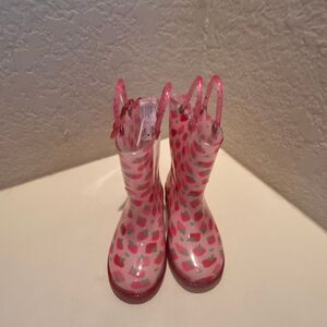 Wildkin Kids Size 8 Strawberry Print Rain Boots Pink Cutesy Fruit Play Shoe NWT